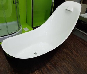 Отдельностоящая акриловая ванна Veronis VP-100 черная 180*80*125 см