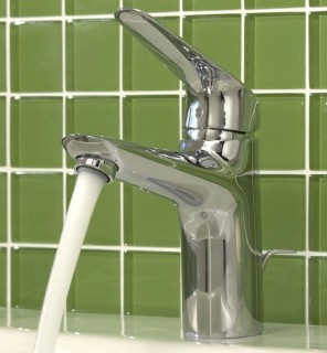 Смеситель для раковины Hansgrohe Novus 100, 71030000 с донным клапаном