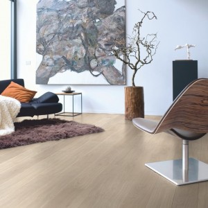 Ламинат Quick-Step Perspective  light grey varnished oak planks (UF1304)