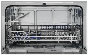 Посудомоечная машина отдельно стоящая Electrolux ESF2400OW фото