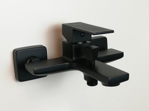 Смеситель Volle DE LA NOCHE для ванны 10-40-2100-black фото