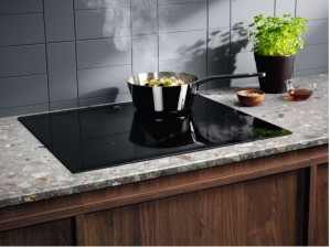 Индукционная варочная поверхность Electrolux EIS624 фото