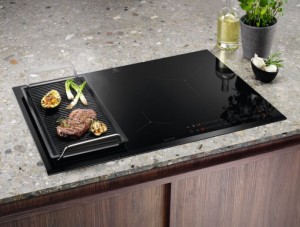 Индукционная варочная поверхность Electrolux EIS82441 фото