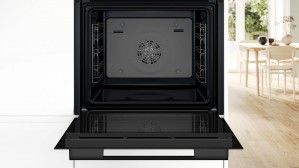 Духовой шкаф Bosch HJA737BA0 черное стекло