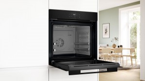 Духовой шкаф Bosch HJG852YB0T черное стекло