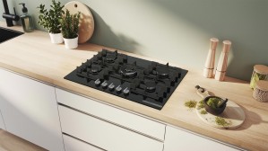 Газовая варочная поверхность Bosch PPQ7A6I45 75 см черное стекло