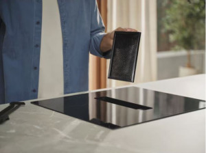 Индукционная варочная поверхность со встроенной вытяжкой Electrolux ECC63410CT 60 см фото