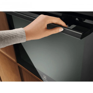 Духова шафа Electrolux LOD7P87Z SteamBake 500 чорна фото
