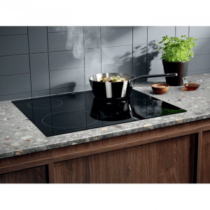 Індукційна варильна поверхня Electrolux LIB60420CL фото