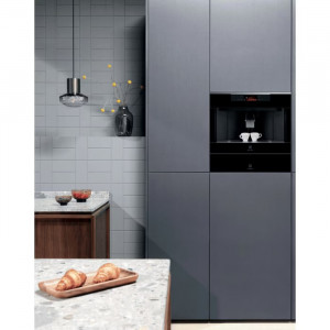 Вбудована кавоварка Electrolux KBC85X фото