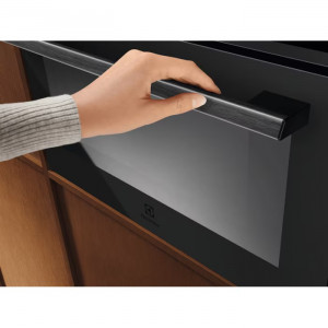 Вбудована мікрохвильова піч з грилем Electrolux EVM9E2XT фото