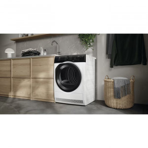 Сушильна машина з тепловим насосом Electrolux EW7D394U 9 кг фото