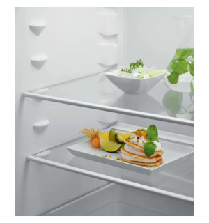 Вбудована холодильна камера Electrolux ERD6DE18S4 177.2 см фото